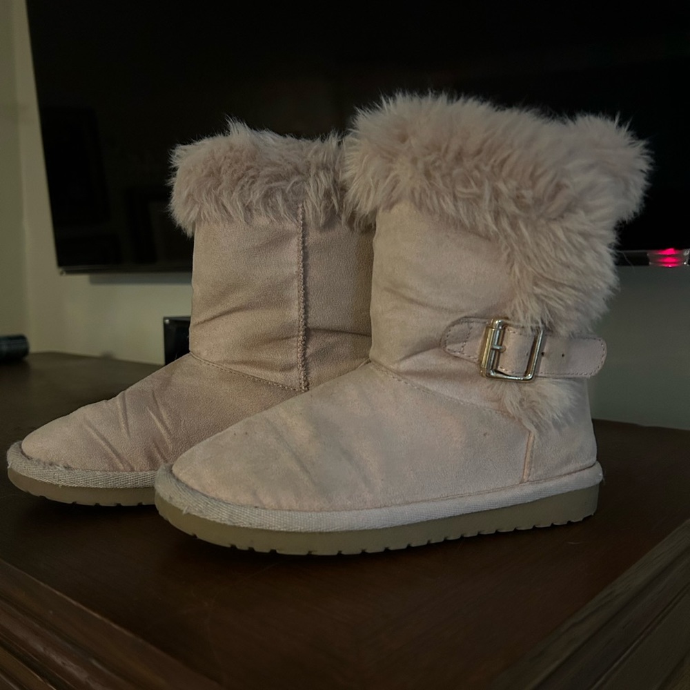Girls Pink Cozy Boots